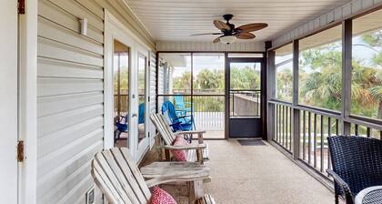 Hundefreundliches Zuhause mit geräumigem Wohnbereich, Veranda. & Sonnendeck