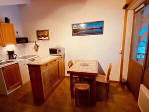 Refrigerador, microondas, horno y lavavajillas 