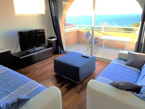 Fernseher, Stereoanlage, Arbeitsbereiche