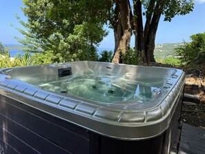 Outdoor spa tub - 1 Ground floor apartment with 2 bedrooms for 4. (option 2 of +) (Bouillante)