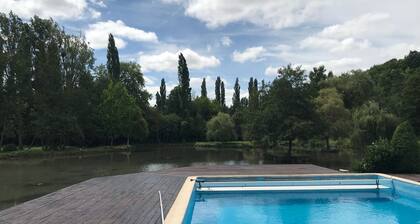 The Domaine du Lac - Villecerf