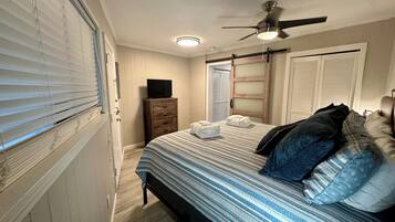 1 habitación, tabla de planchar con plancha, wifi gratis y ropa de cama