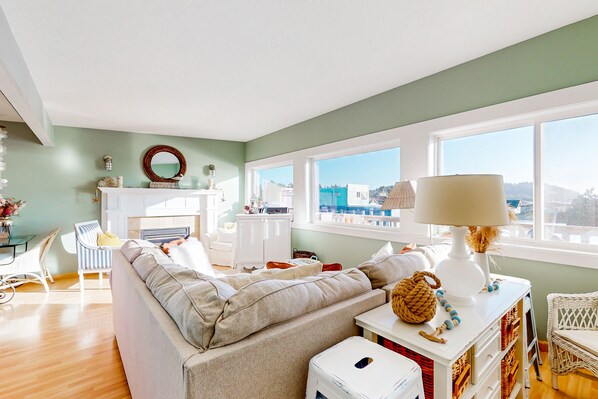 Televisión, chimenea y reproductor de DVD 