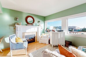 TV, fireplace, DVD player