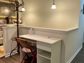 Interior - Views! Paved Road! KING & Queen beds! 1 FLOOR!  8 min to W Jeff, 30 min to Boone (West Jefferson)