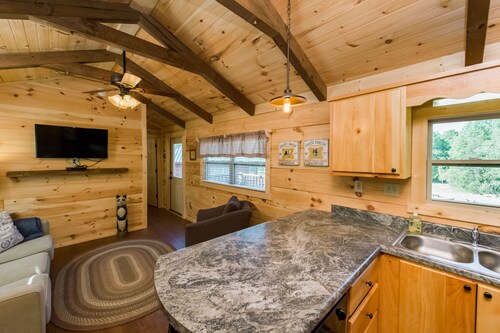Dalin Den Tiny House vuokraus 3 Miles to TIEC