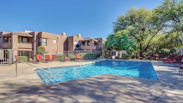 室外泳池、暖水池