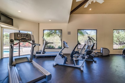 Ventana Canyon - Luxury Condo
