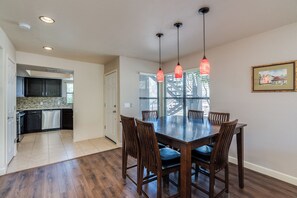 Dining - Ventana Canyon - Luxury Condo (Tucson)