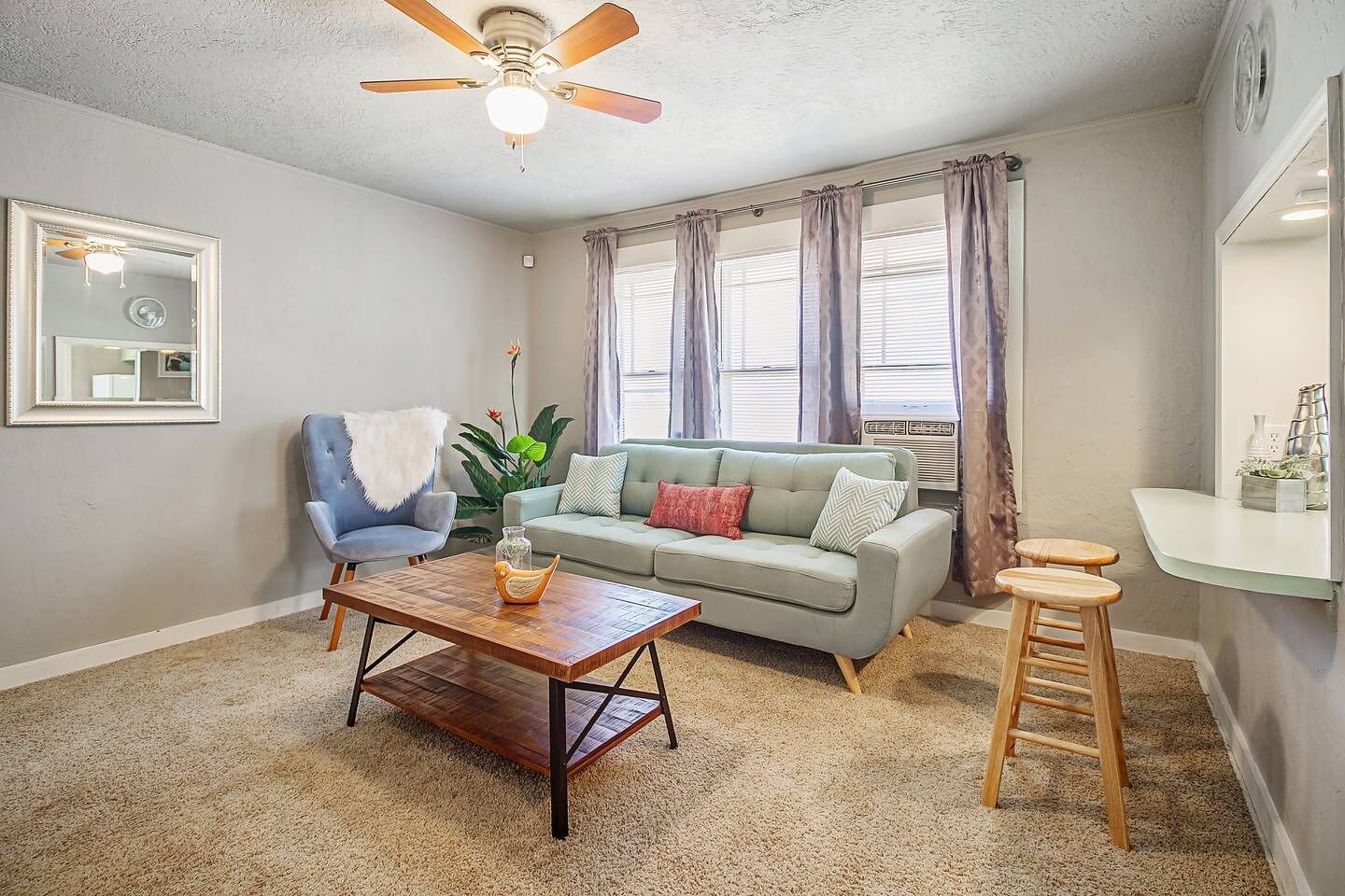 テレビ、書斎 / ワークスペース