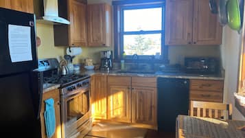 KylskÄp, mikrovÄgsugn, ugn och spishÀll