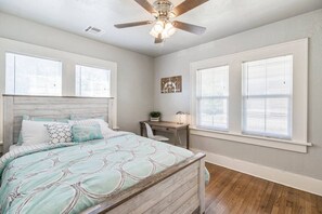 1 chambre, bureau, fer et planche à repasser, Wi-Fi