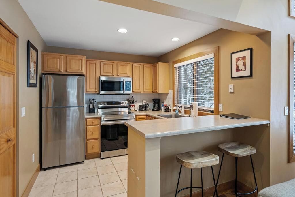 雪櫃、微波爐、焗爐、爐具