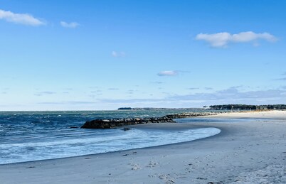 Cape Escape-Short Walk to Beach, Pet Friendly, Fenced Yard & Optional GC Rental