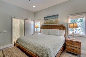 4 makuuhuonetta, silitysrauta/-lauta, ilmainen Wi-Fi, vuodevaatteet