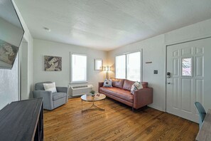 TV, offices - Perfect for travel workers ✈️, budget-friendly for long stays🏠! (Oklahoma City)