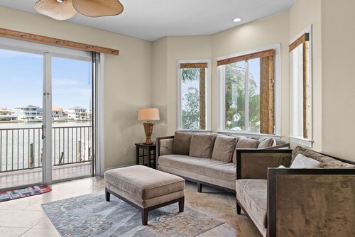 Clearwater Beach Luxury Waterfront Townhome 