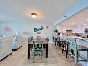 Dining - ‘BEACH HAPPY’ Condo!  Spectacular Balcony,  Pool,  Beach Service…BE OUR GUEST (Panama City Beach)