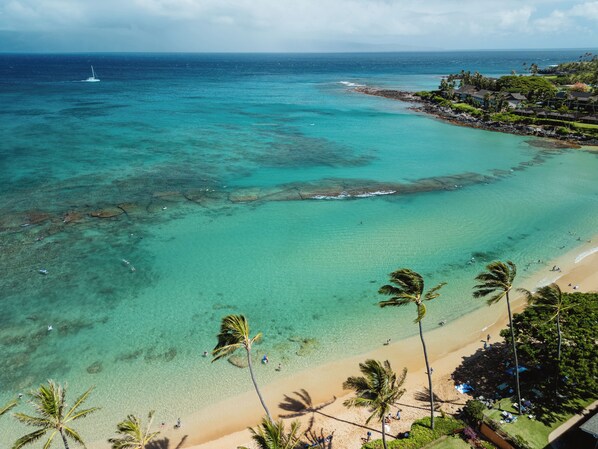 Beach nearby, sun loungers, beach towels