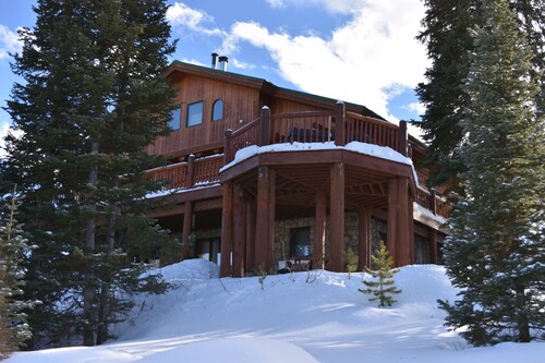 Rustic Luxury, Unobstructed Views of the Continental Divide, Isolated but close