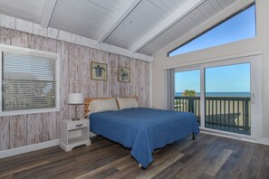 3 slaapkamers, een strijkplank/strijkijzer, gratis wifi, beddengoed