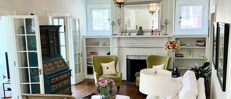 Smart TV, DVD player, table football, stereo