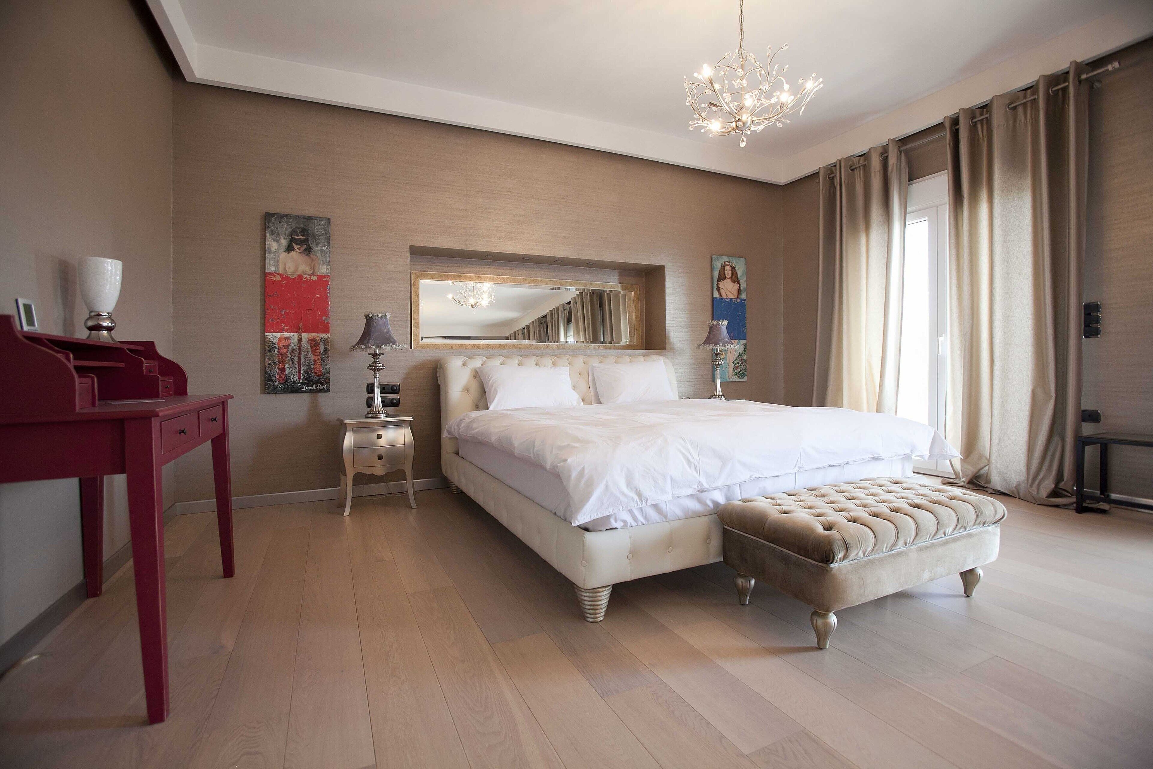 4 habitaciones, caja de seguridad en la habitación y escritorio 