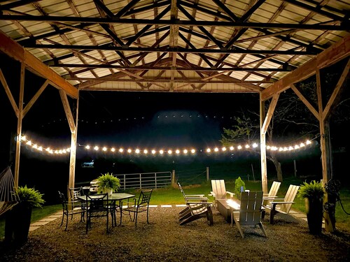 Modern Farmhouse near VMI, W&L, SVU & VA Horse Ctr