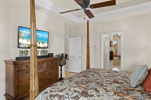 5 bedrooms, desk, iron/ironing board, travel cot