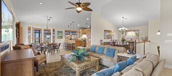 STORE Gruppe / Familiehjem, der har det hele! Waterfront, dock, pool, udsigt og mere !!!