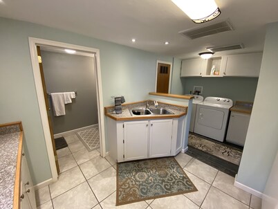 Cool ‘n Calm - A newly renovated basement house