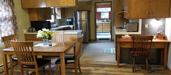 "The Brown House" ... Perfecto para todas las cosas de Laramie y más allá