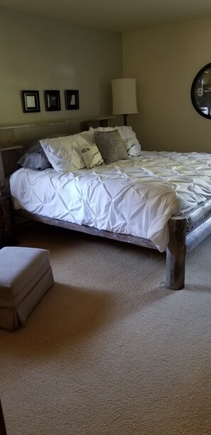 3 soverom, strykejern/-brett, reiseseng for barn og wi-fi (inkludert)