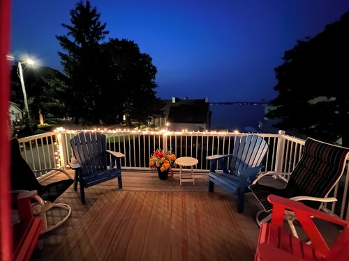 The Great Escape Sleeps 10 Comfortably (6 beds)  & Awesome Lake Views! 