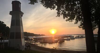 UUSI LUETTELO! Great Escape - vuodepaikkoja 10 & mahtava järvinäkymät!