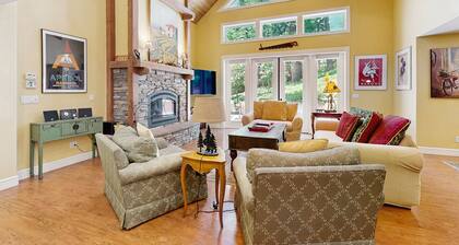 UUSI LUETTELO! Mountain Cabin w / kaasutakka, uima-allas, pääsy rec keskus