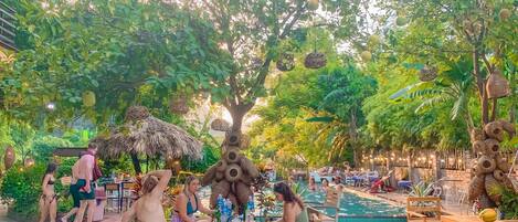 Aamiainen, lounas ja illallinen