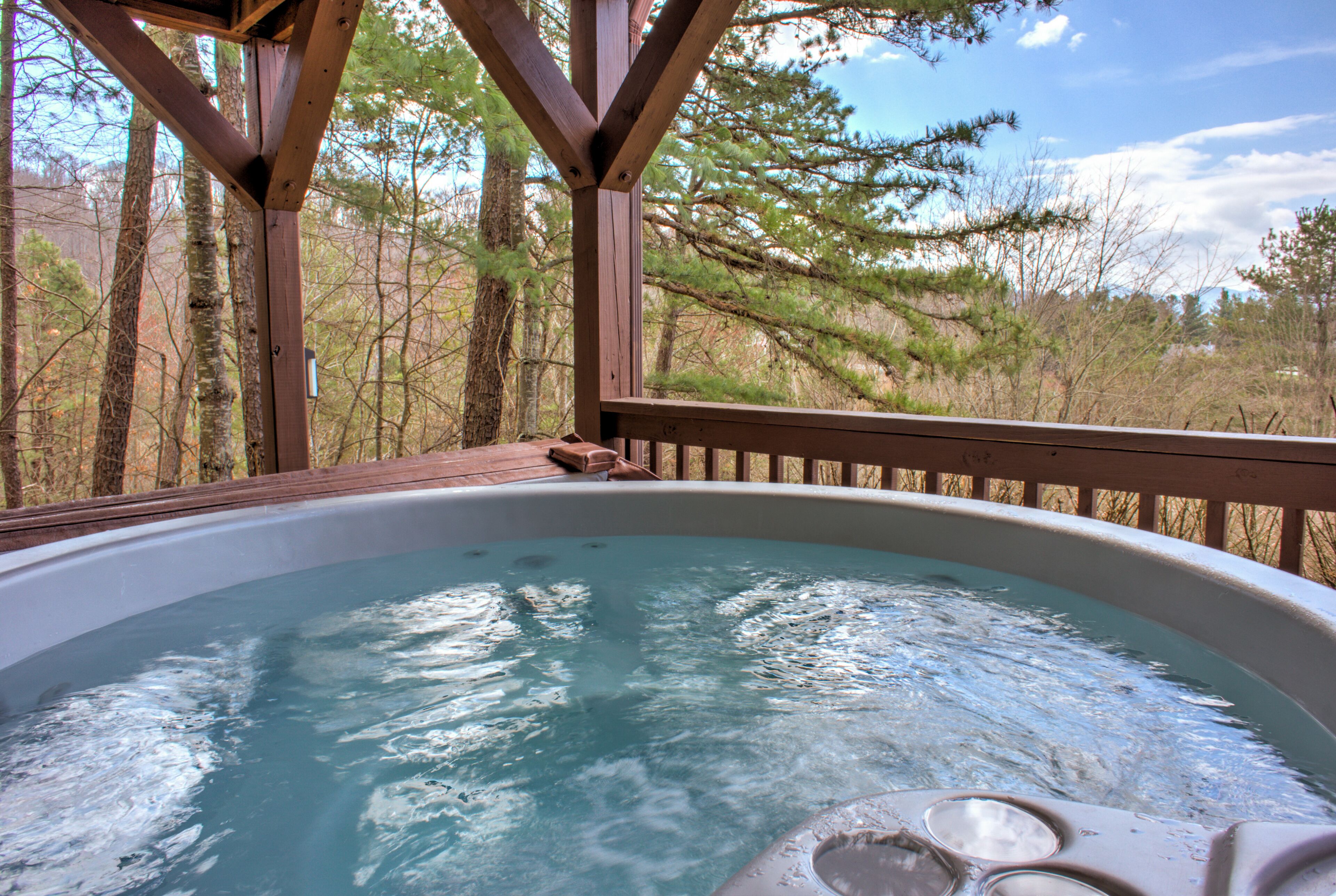Outdoor spa tub