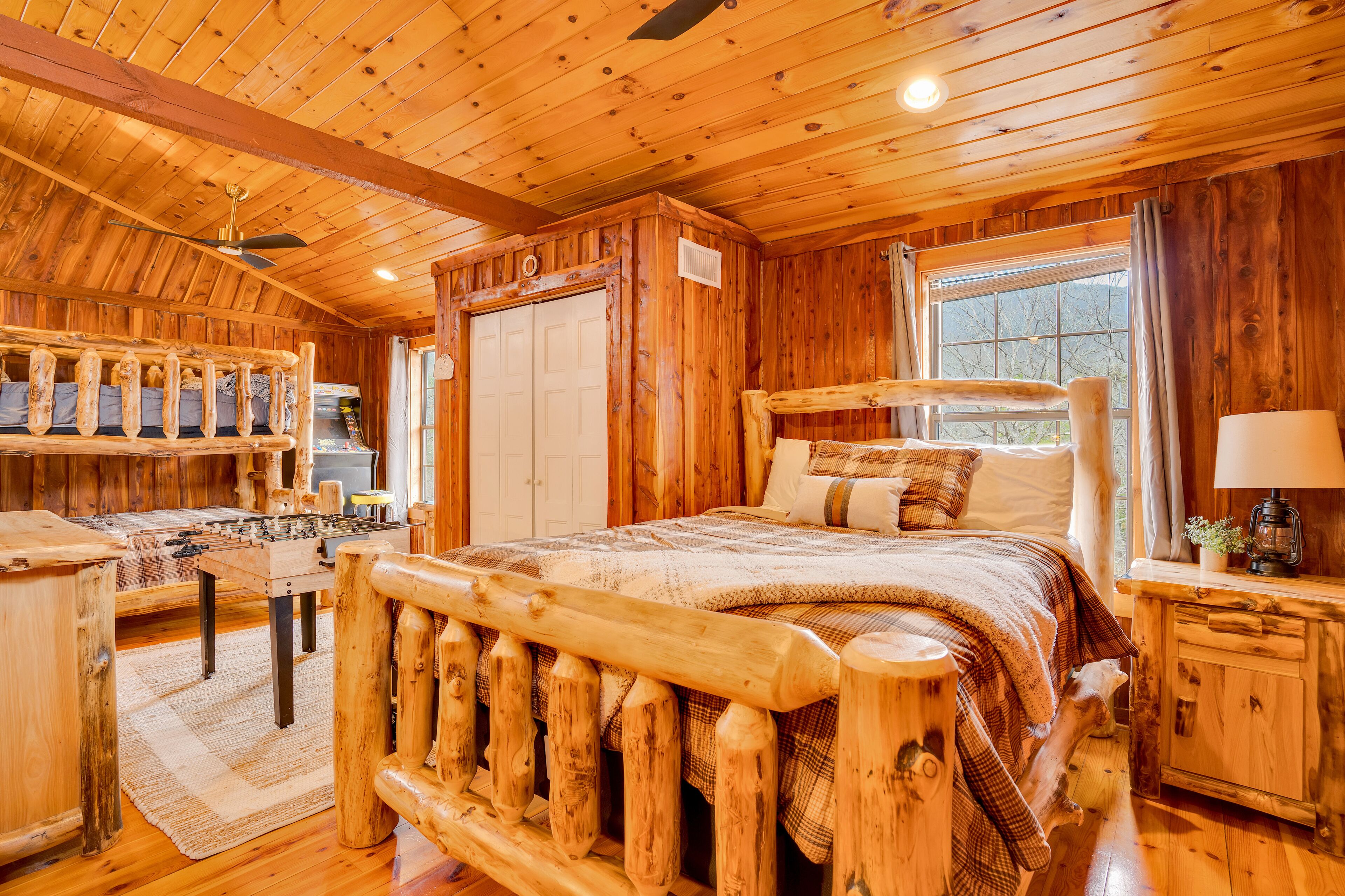 2 Schlafzimmer, Bügeleisen/Bügelbrett, kostenloses WLAN, Bettwäsche