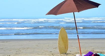Dog-friendly cottage w/ beach access & ocean view from living room