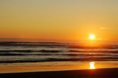 Dog-friendly cottage w/ beach access & ocean view from living room