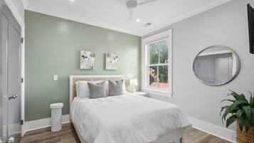 2 多间卧室、办公桌、熨斗/熨衣板、旅行婴儿床