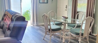 Cozy Villages villa, 2 bed, 2 bath. Great Location