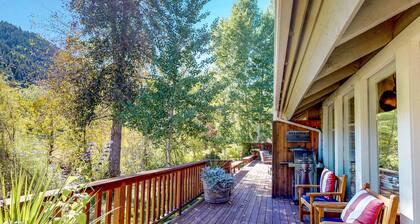 Creekside home with hot tub, deck & mountain view - 1 mile to lifts