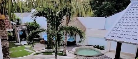 Royal One-Bedroom Villa with Lagoon Private Pool | Terrace/patio