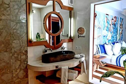 Two-Bedroom Villa with Private Pool | Badezimmer