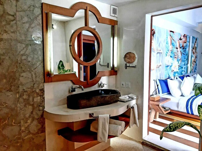 Deep soaking bathtub – The White Key Luxury Villas