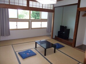 Blackout curtains, free WiFi, bed sheets - Pals Inn Raicho (Hakuba)