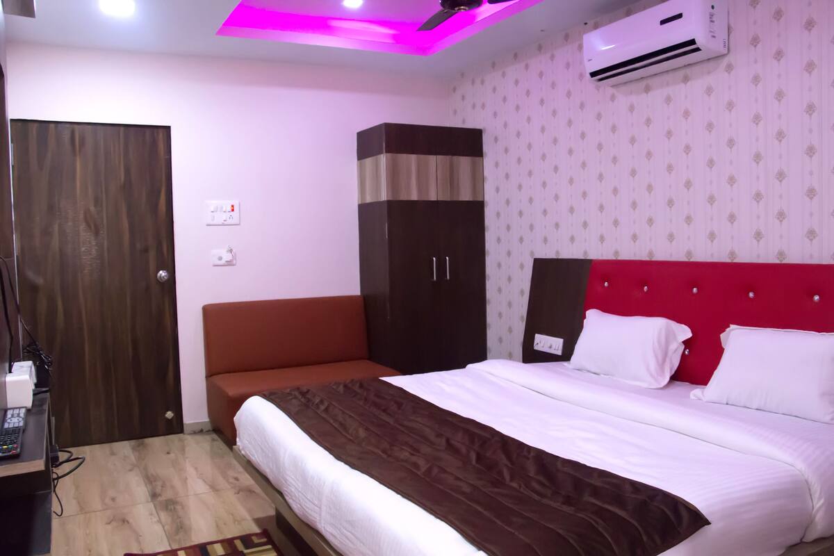 SUPER DELUXE ROOM | City view