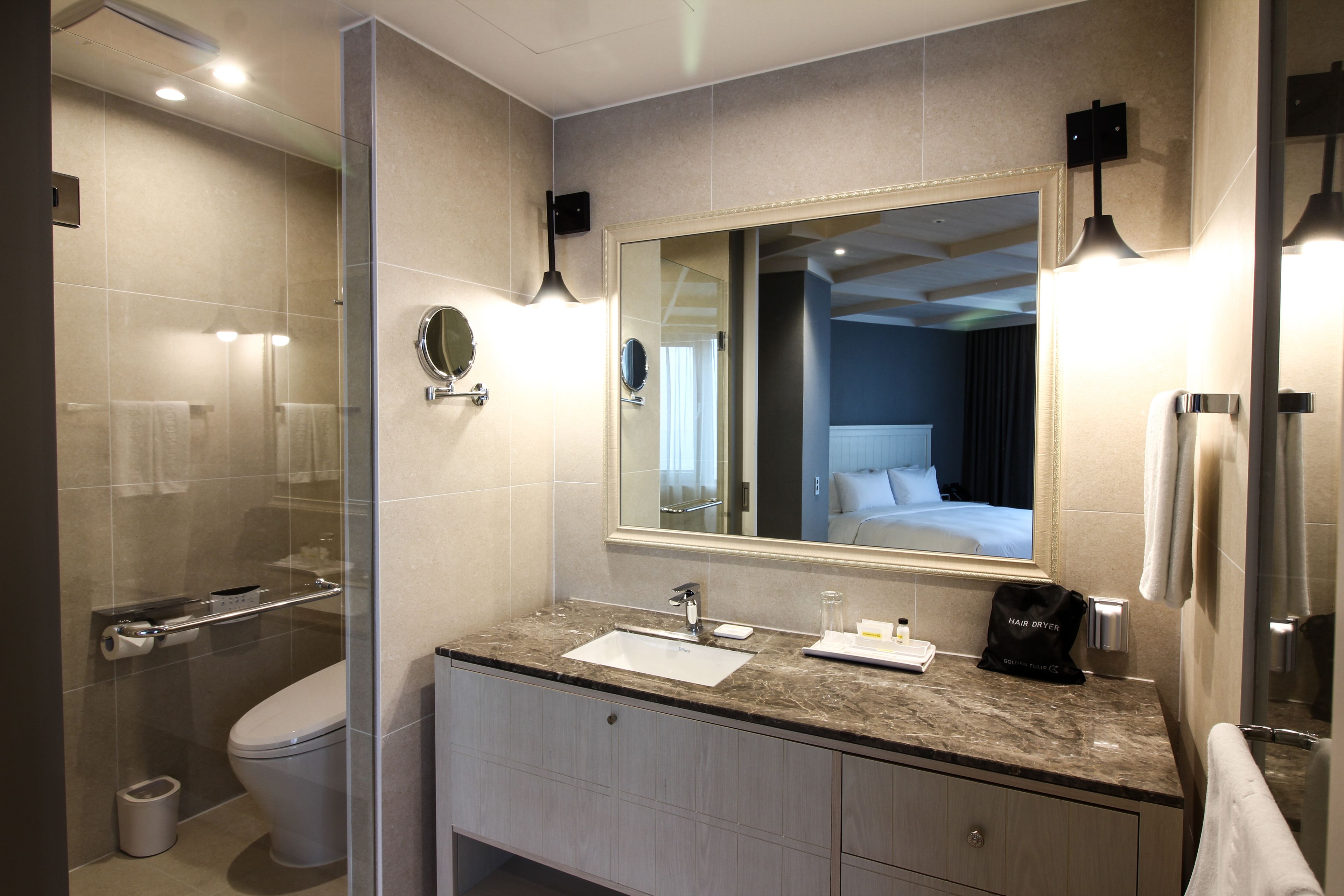 junior suite double room | bathroom | hair dryer, bathrobes, slippers, bidet